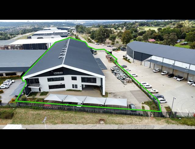 3,500M² WAREHOUSE TO LET IN LONGLAKE